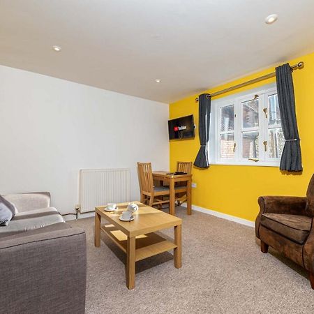Glastonbury Town Apartment Экстерьер фото