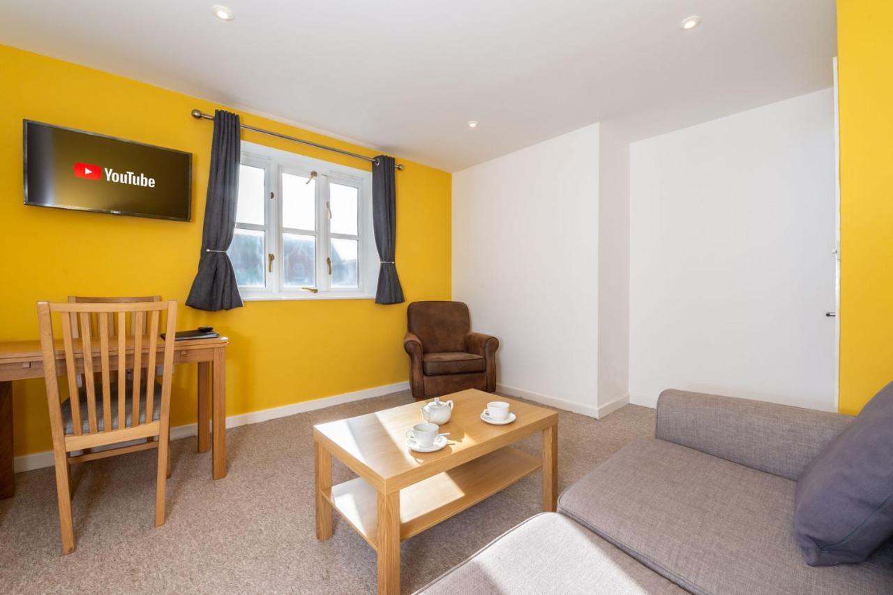 Glastonbury Town Apartment Экстерьер фото